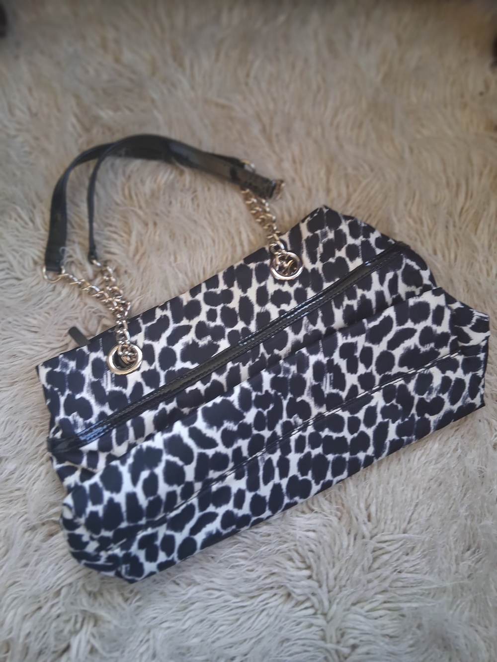 KATE SPADE Black and White Animal Print Womenโs Tote Bag - Chain Strap